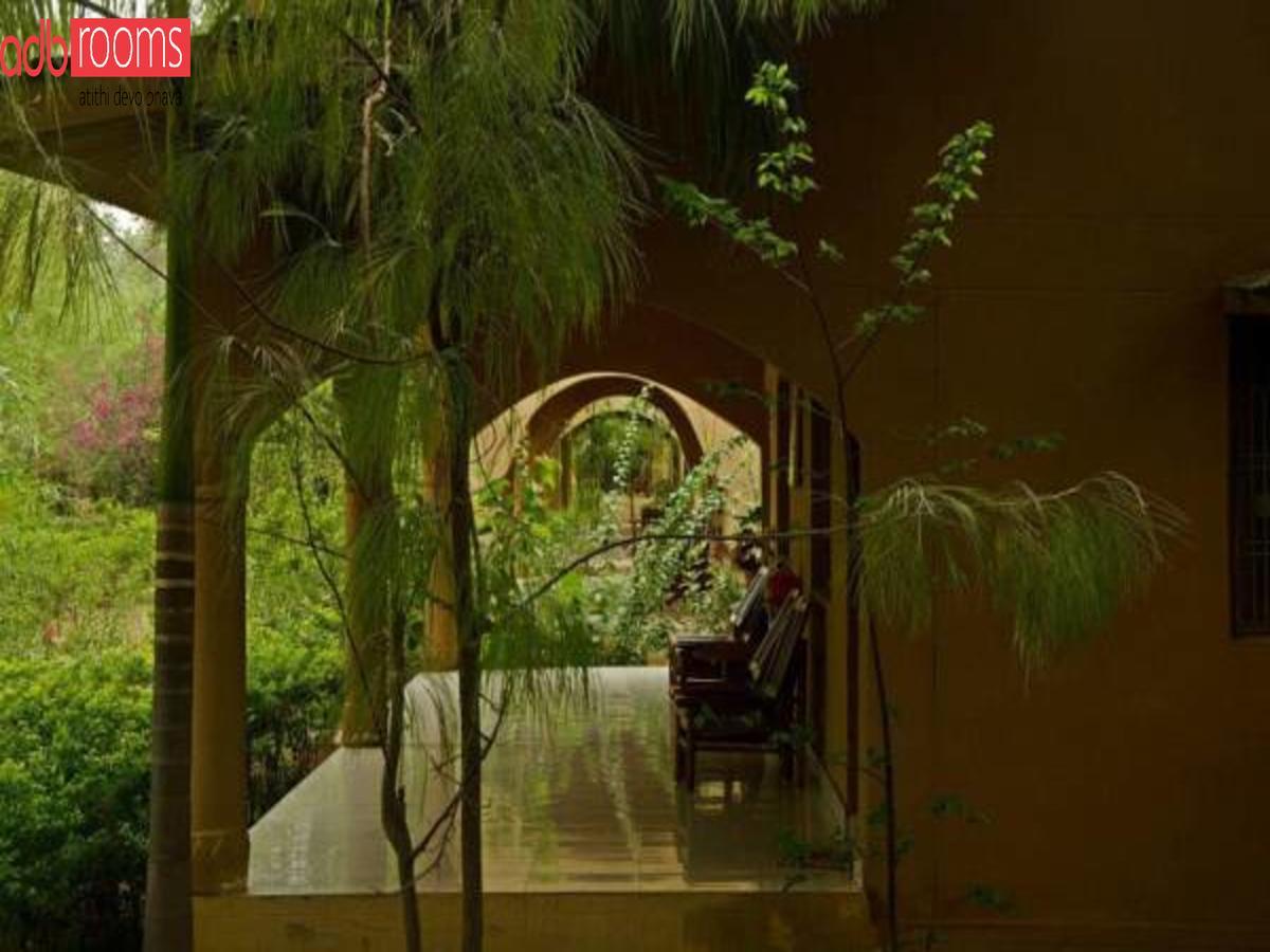 Adb Rooms Ashoka Resort Tāla Εξωτερικό φωτογραφία